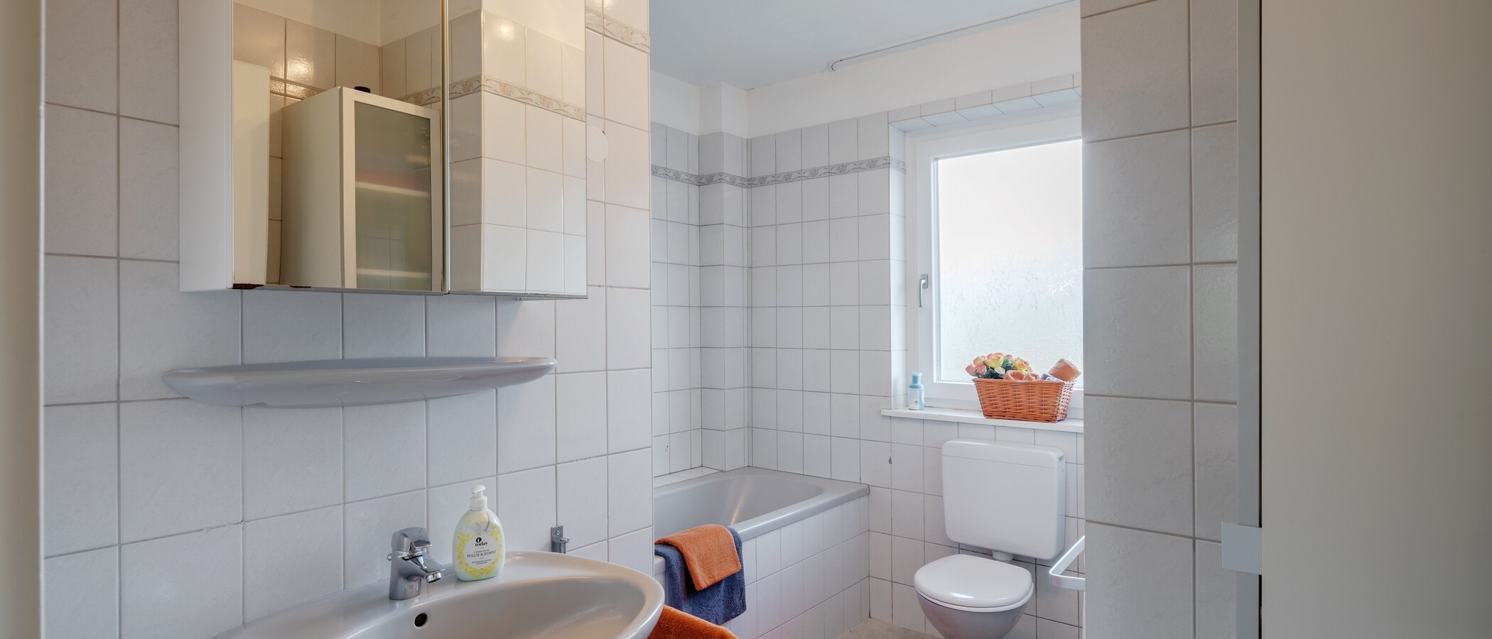 corner townhouse München Ramersdorf 01 bathroom 8036