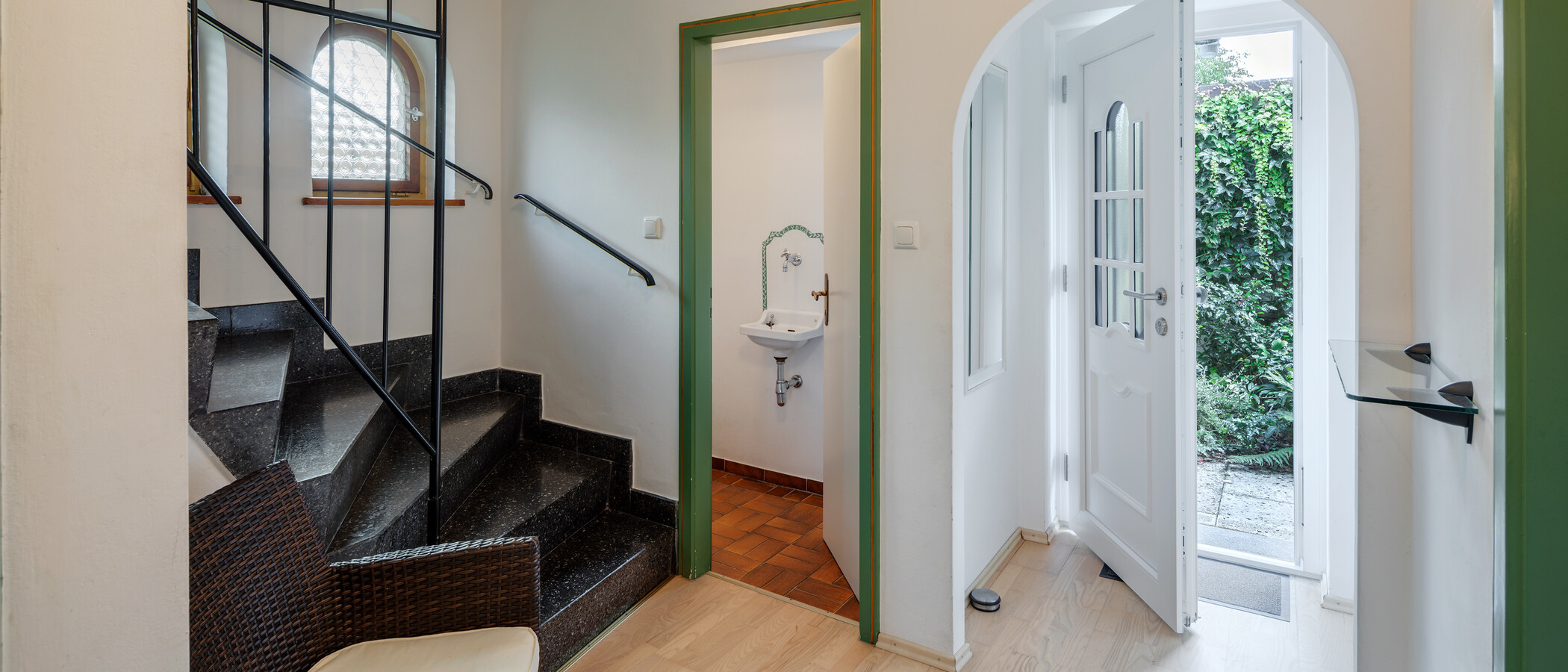 corner townhouse München Ramersdorf 01 hall 8036