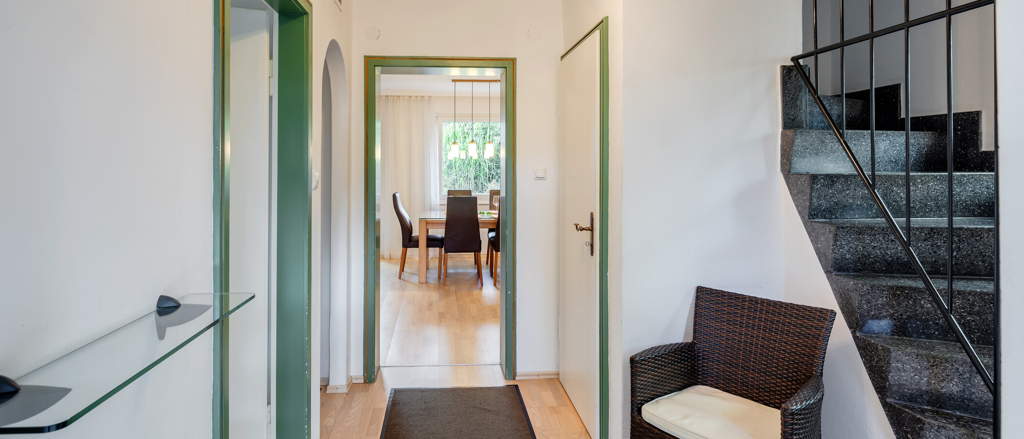 corner townhouse München Ramersdorf 02 hall 8036