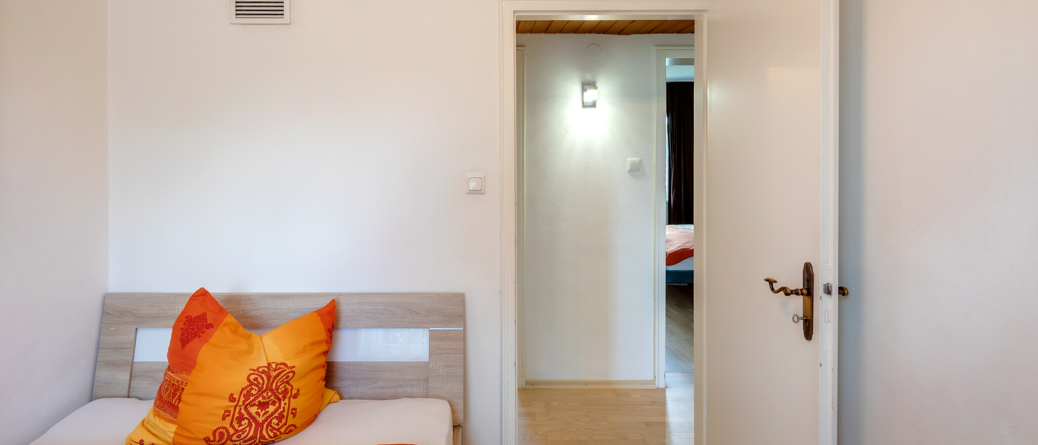 corner townhouse München Ramersdorf 02 2. bedroom 8036