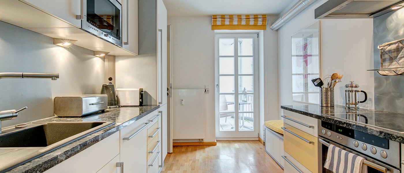 apartment München Glockenbachviertel 01 kitchen 8066