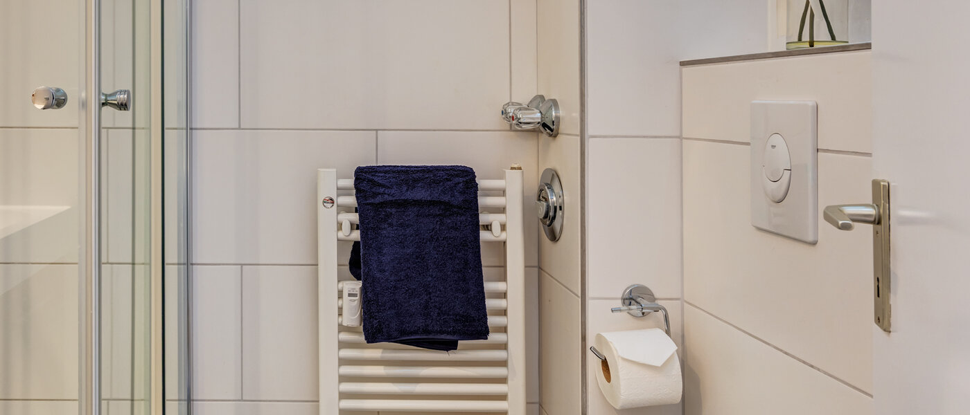 apartment München Schwabing-Nord (zw. Belgrad- & Leopoldstraße) 02 bathroom 8072