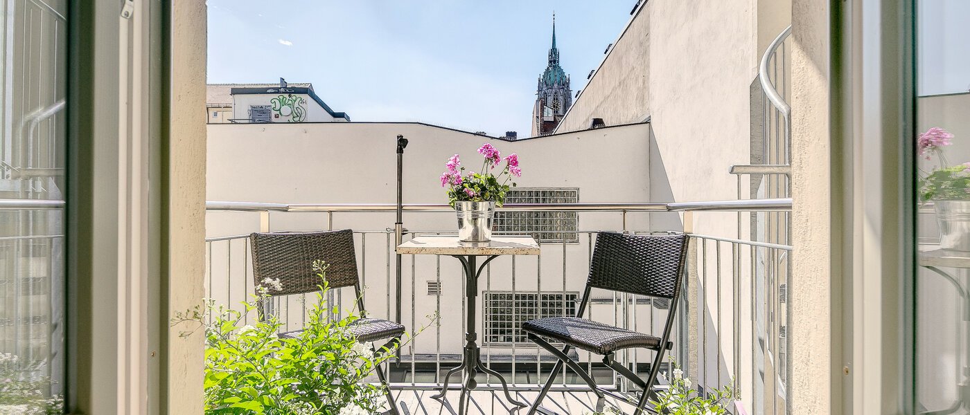 studio München Ludwigsvorstadt 01 balcony 8085