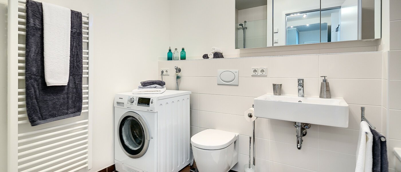 apartment München Nymphenburg 02 bathroom 8090