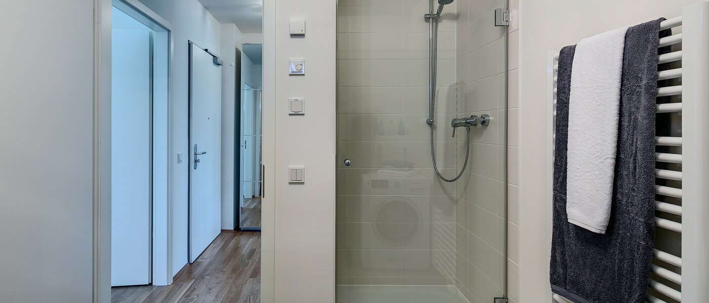 apartment München Nymphenburg 03 bathroom 8090