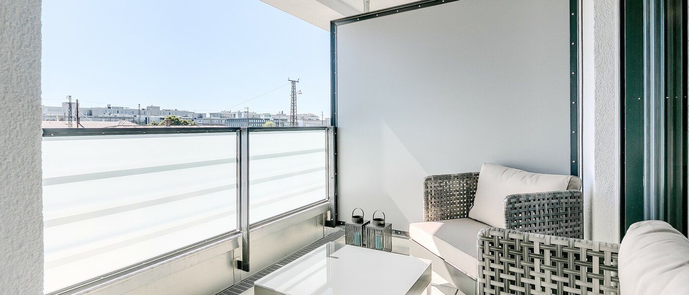 apartment München Nymphenburg 01 balcony 8090