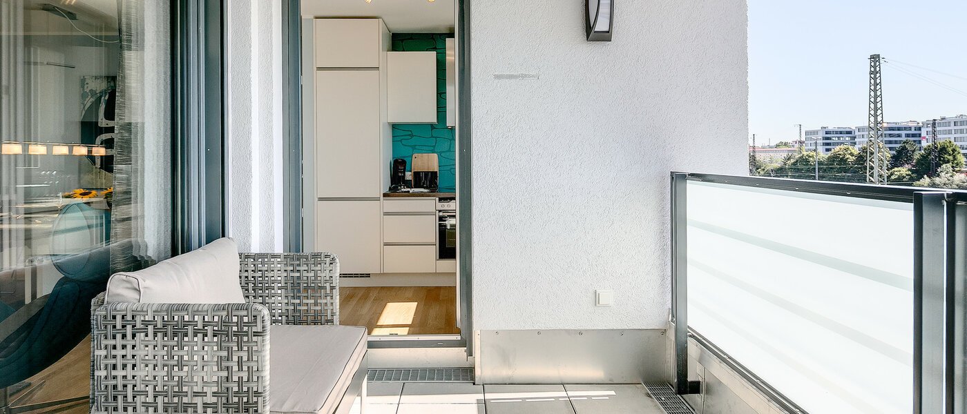 apartment München Nymphenburg 03 balcony 8090