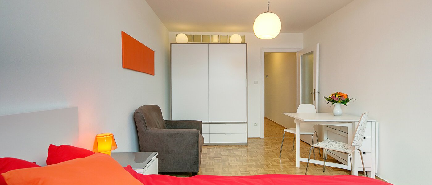 apartment München Schwabing 02 sleeping area 8131