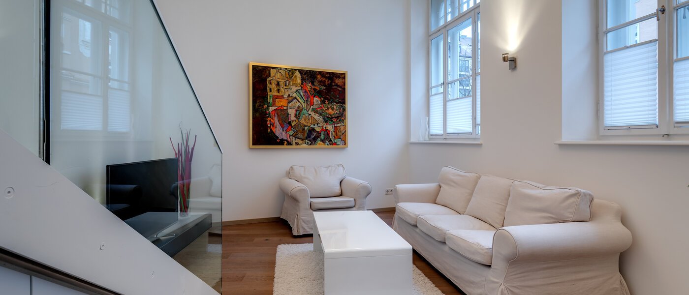 gallery apartment  München Maxvorstadt 03 living room 8163
