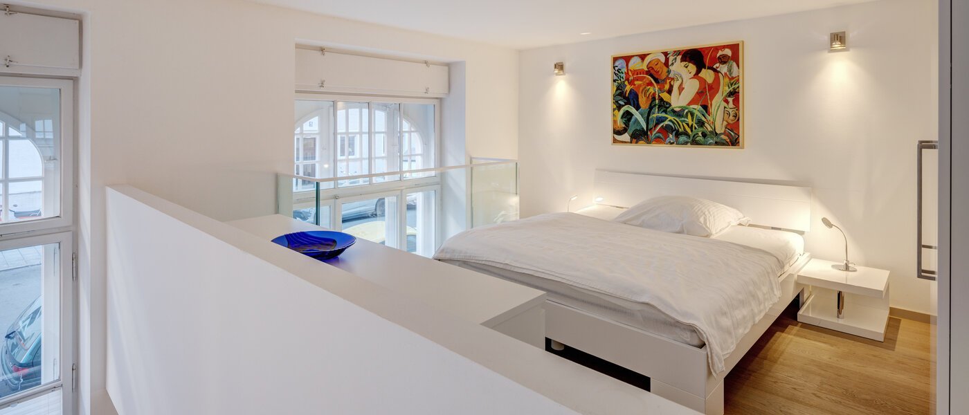 gallery apartment  München Maxvorstadt 01 sleeping area 8163