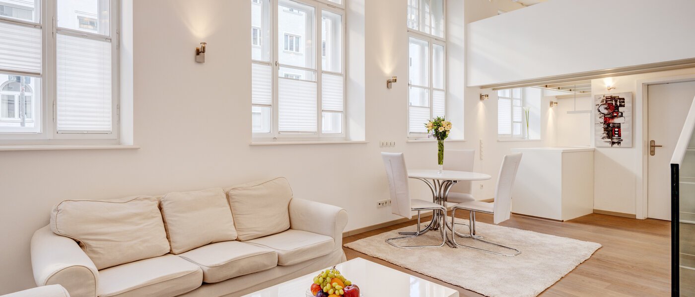 gallery apartment  München Maxvorstadt 05 living area 8163