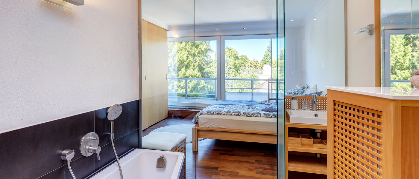 attic apartment München Menterschwaige 01 bathroom 8181