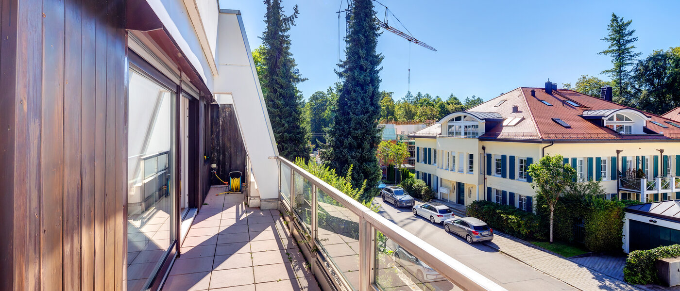 attic apartment München Menterschwaige 05 roof terrace 8181