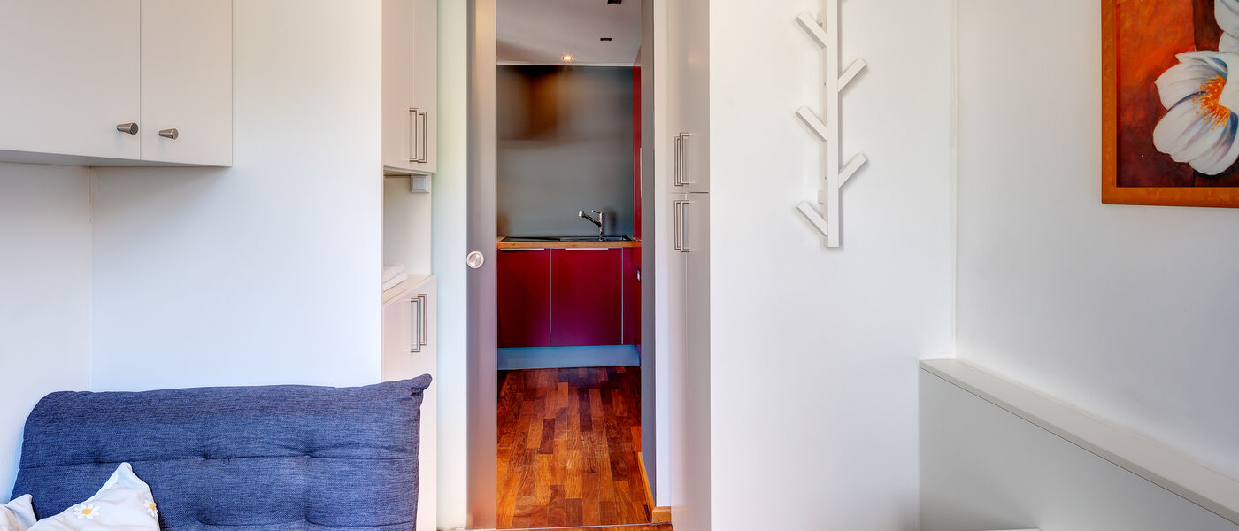 attic apartment München Menterschwaige 03 guest room 8181