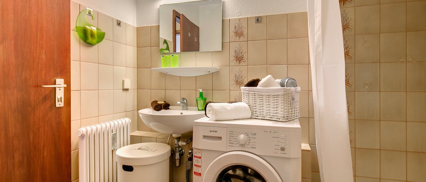 apartment Unterschleißheim 01 bathroom 8212