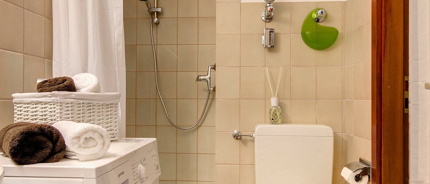 apartment Unterschleißheim 02 bathroom 8212