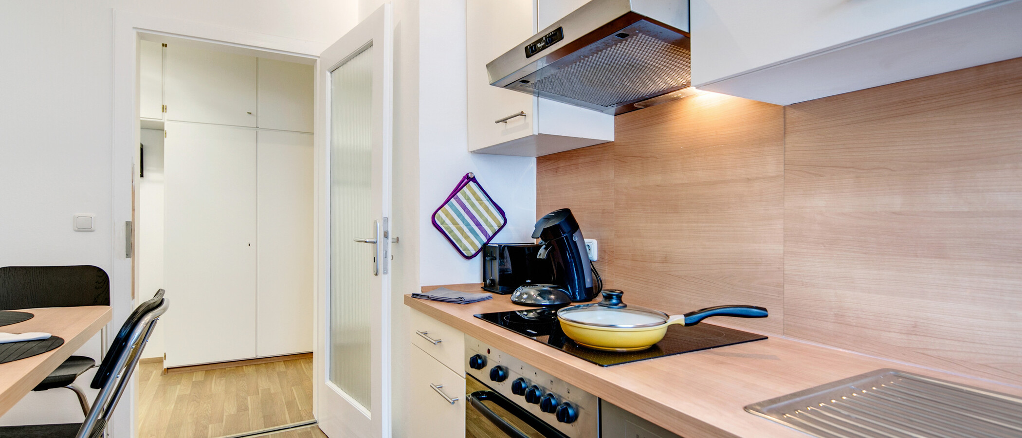 apartment München Lehel 02 kitchen 8256