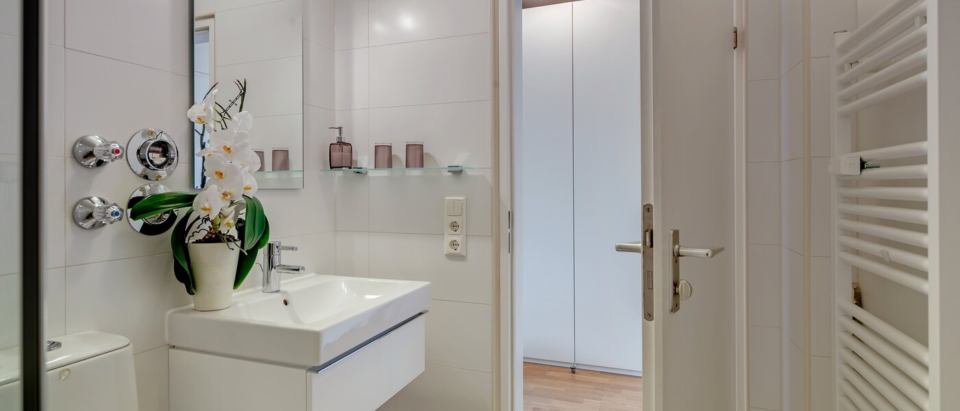 attic apartment München Solln 02 bathroom 8282