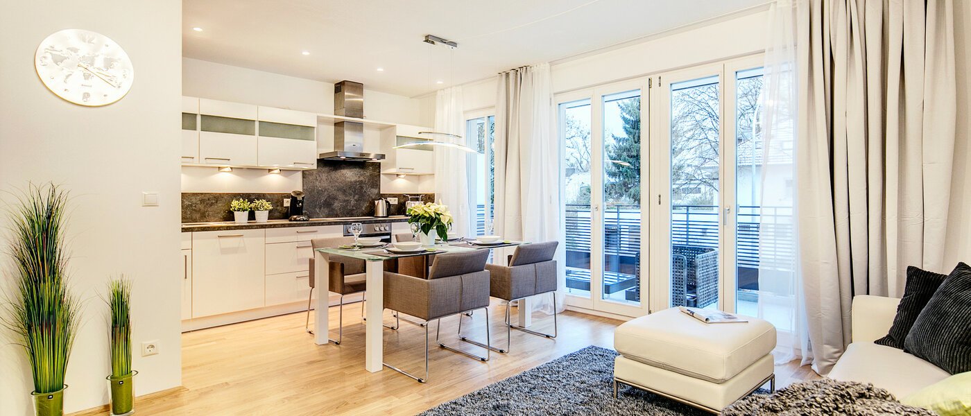 apartment München Bogenhausen 02 living room 8290