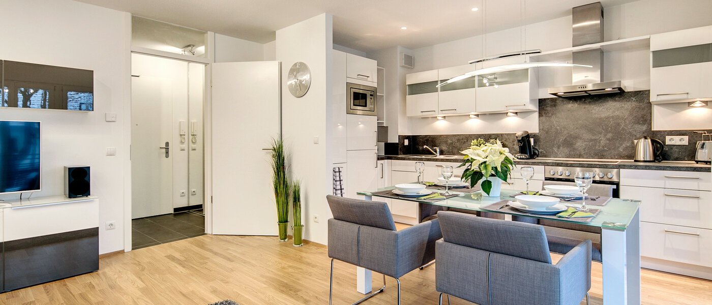 apartment München Bogenhausen 03 living room 8290