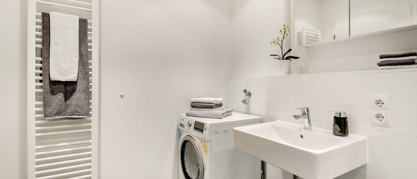 apartment München Bogenhausen 04 bathroom 8290