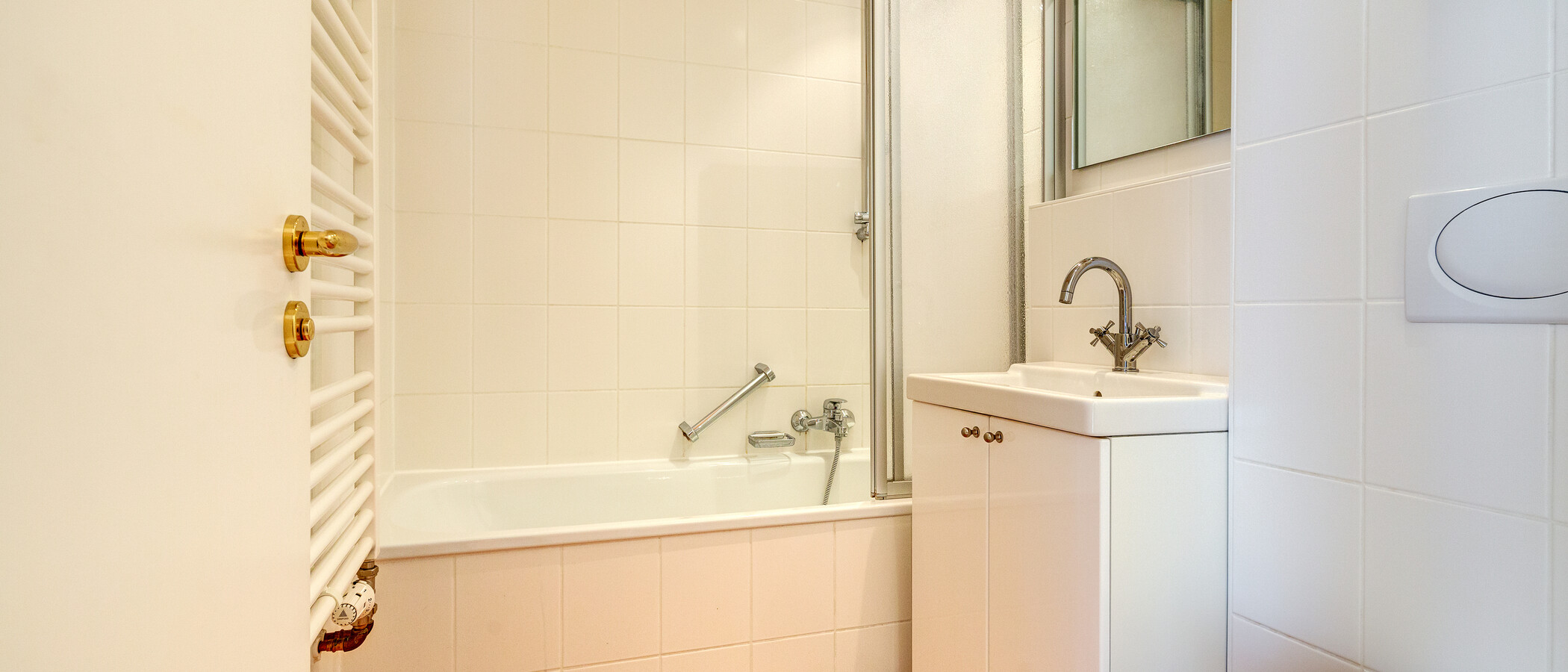 apartment München Solln 01 bathroom 830