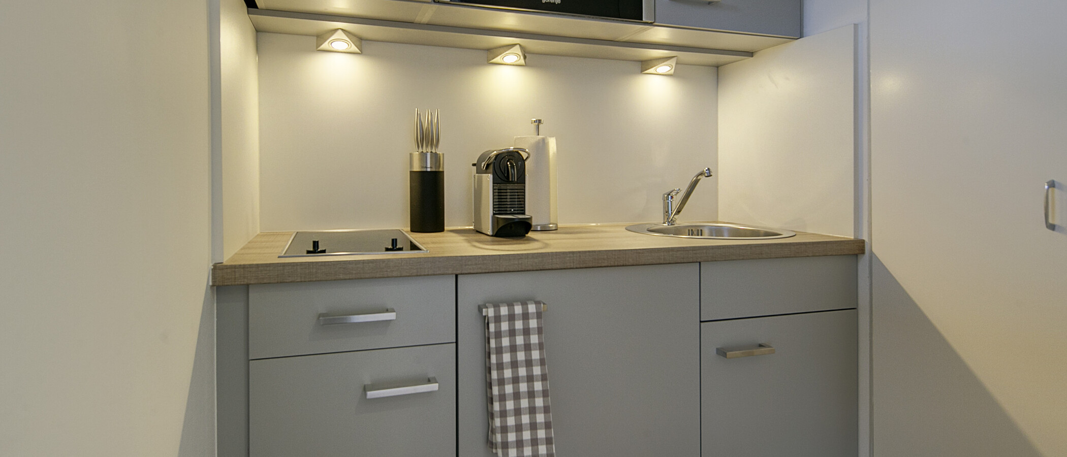 apartment München Schwabing (rechts der Leopoldstraße) 01 kitchen 8358