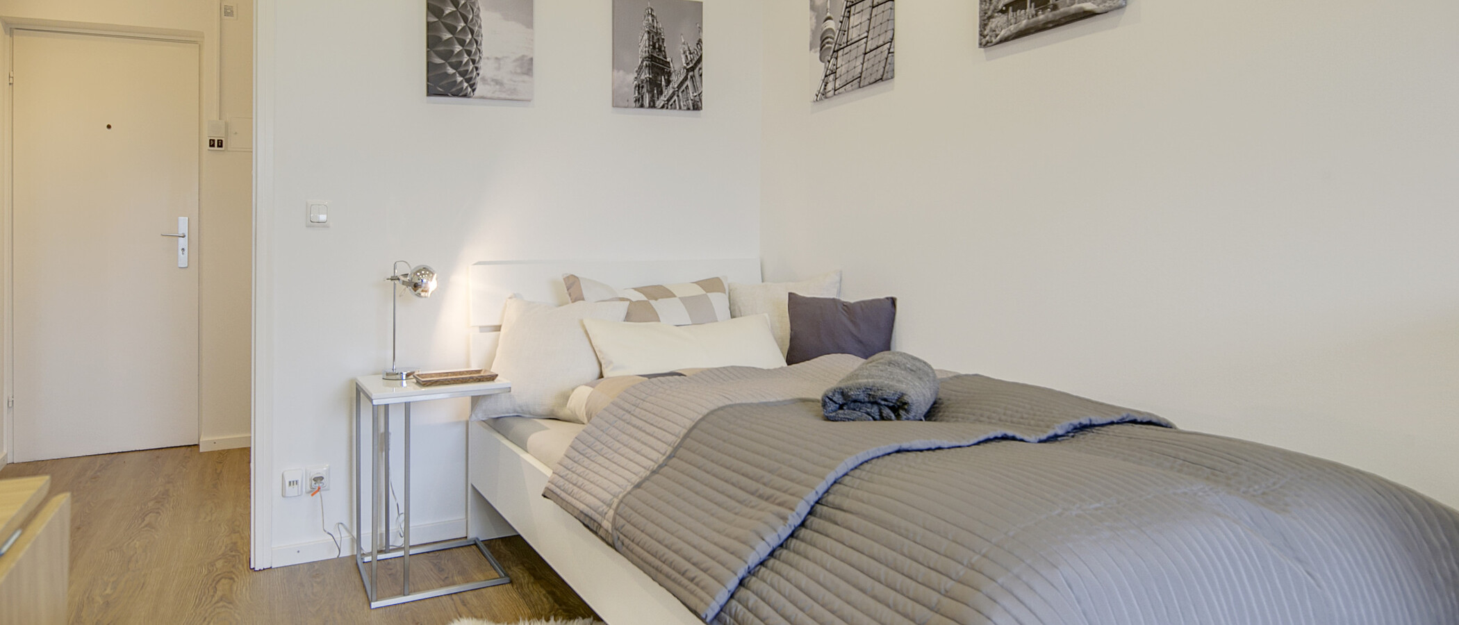 apartment München Schwabing (rechts der Leopoldstraße) 01 sleeping area 8358