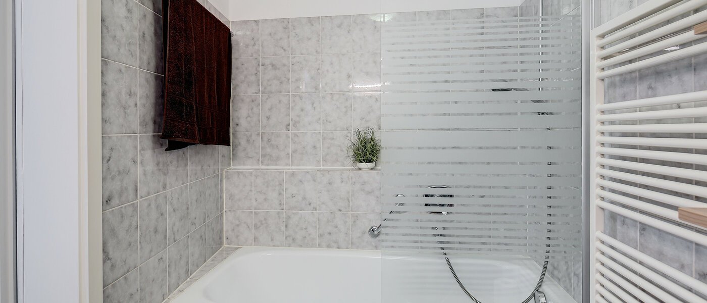 apartment München Neuperlach 02 bathroom 8365