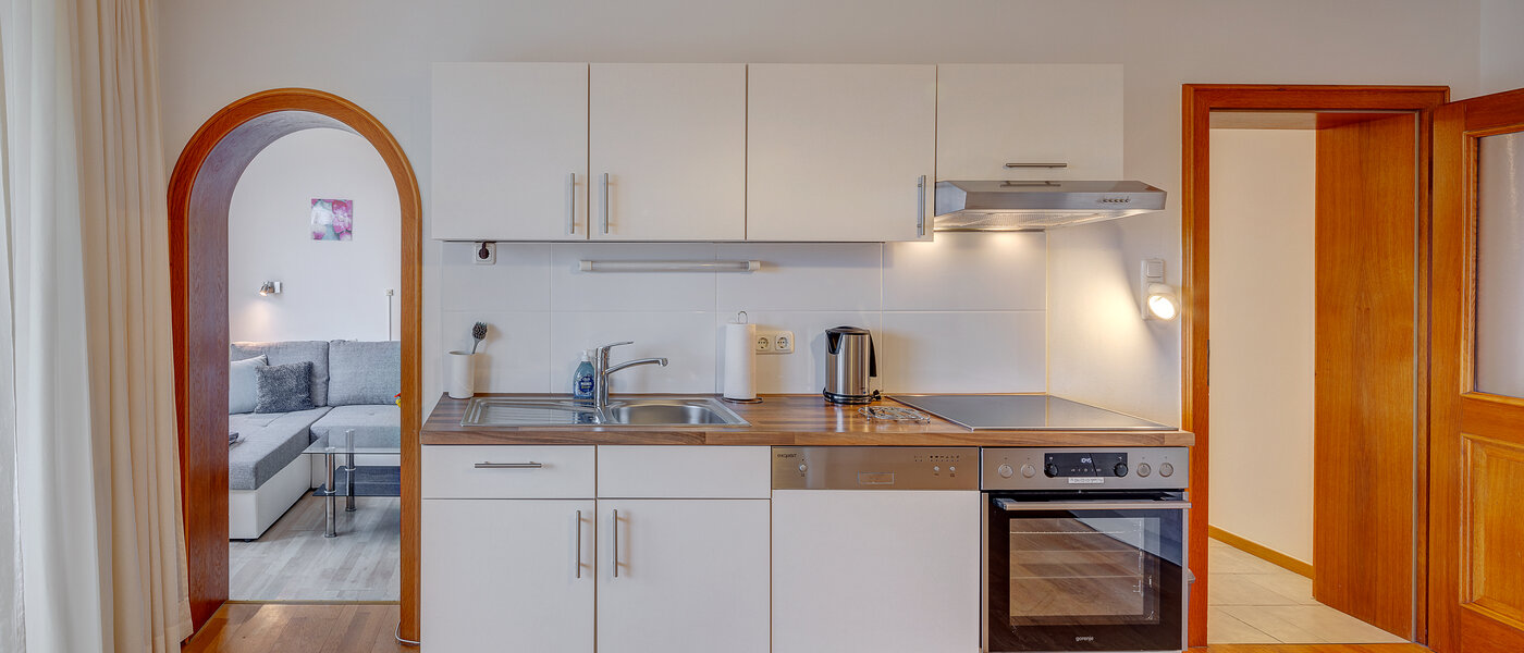 apartment München Bogenhausen 02 kitchen 8368