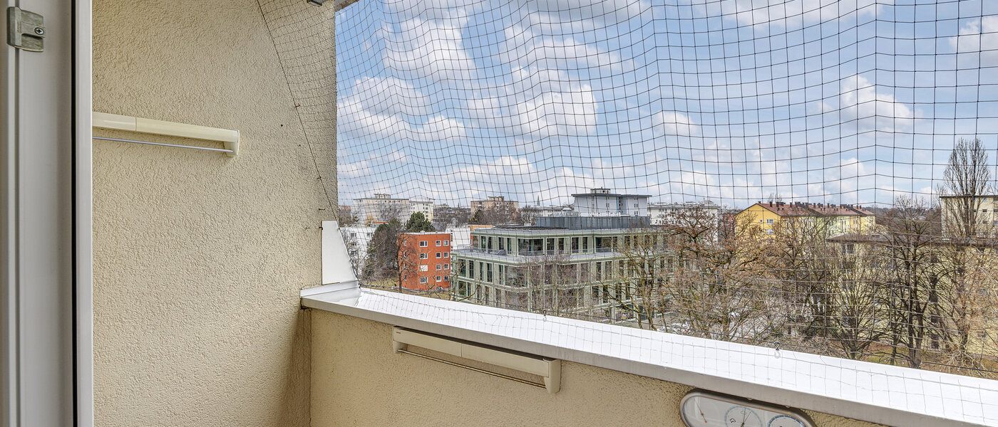 apartment München Bogenhausen 01 balcony 8368