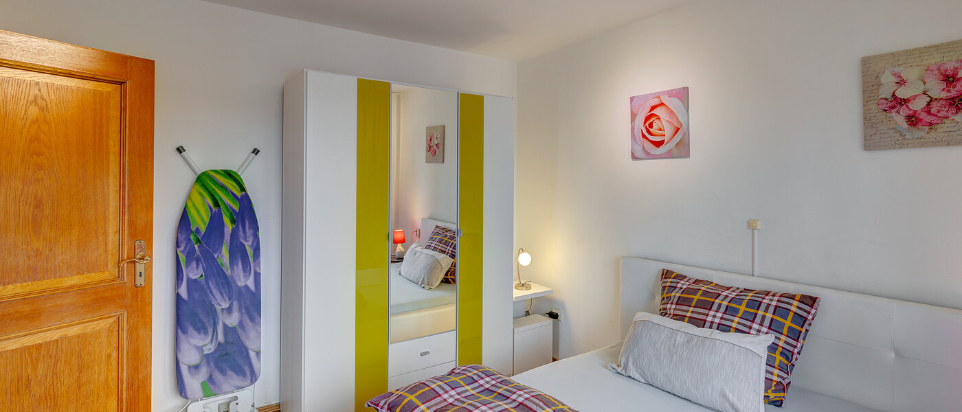 apartment München Bogenhausen 04 2. bedroom 8368