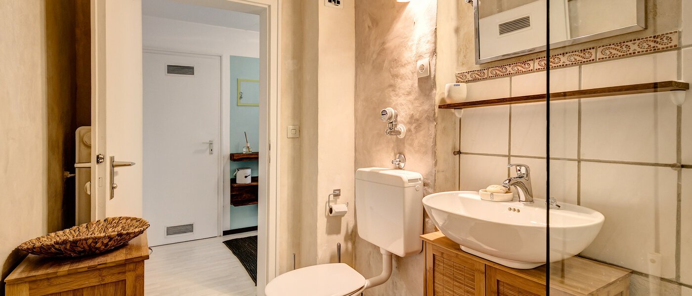 apartment München Englschalking 03 bathroom 8399