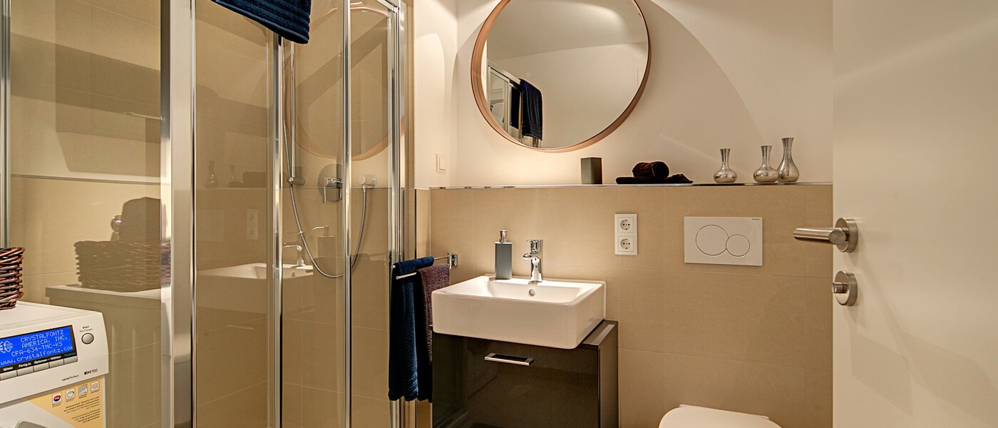 apartment München Bogenhausen 01 bathroom 8432