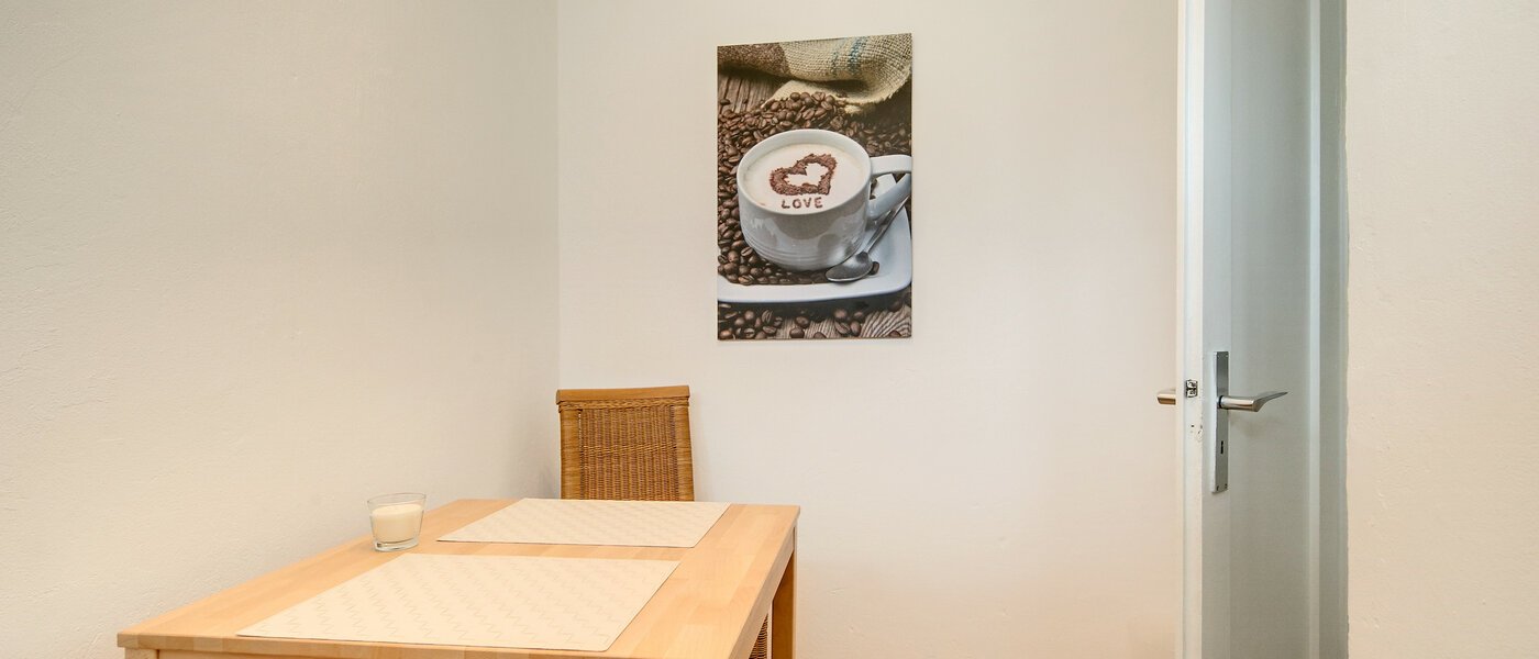 apartment München Bogenhausen 01 dining 8433