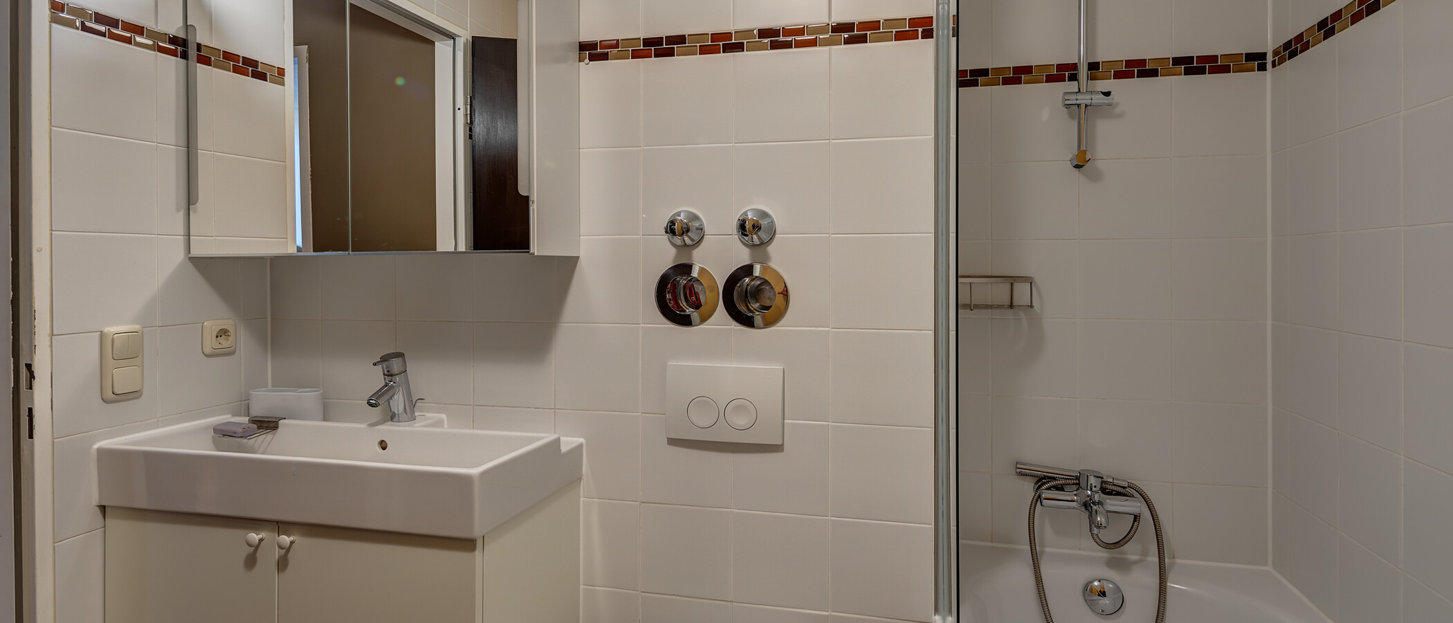 apartment München Haidhausen 02 bathroom 8463