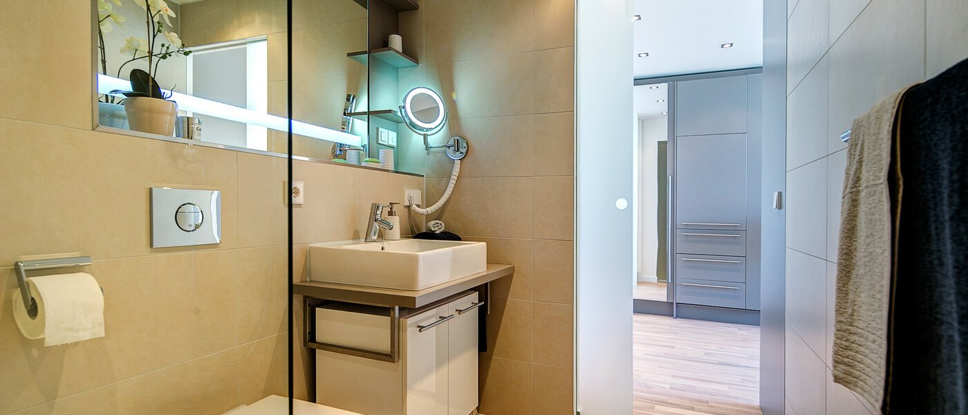 apartment München Bogenhausen 02 bathroom 8529