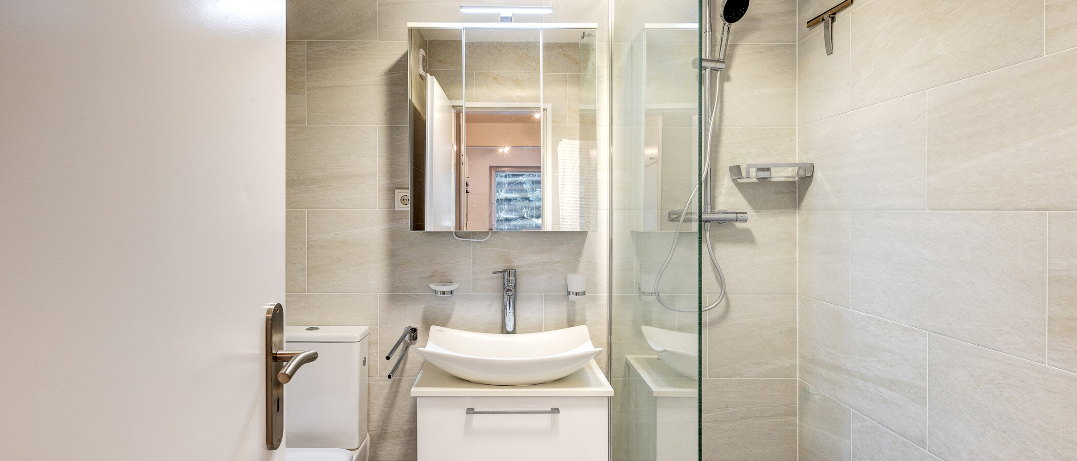 apartment München Oberföhring 01 bathroom 8540