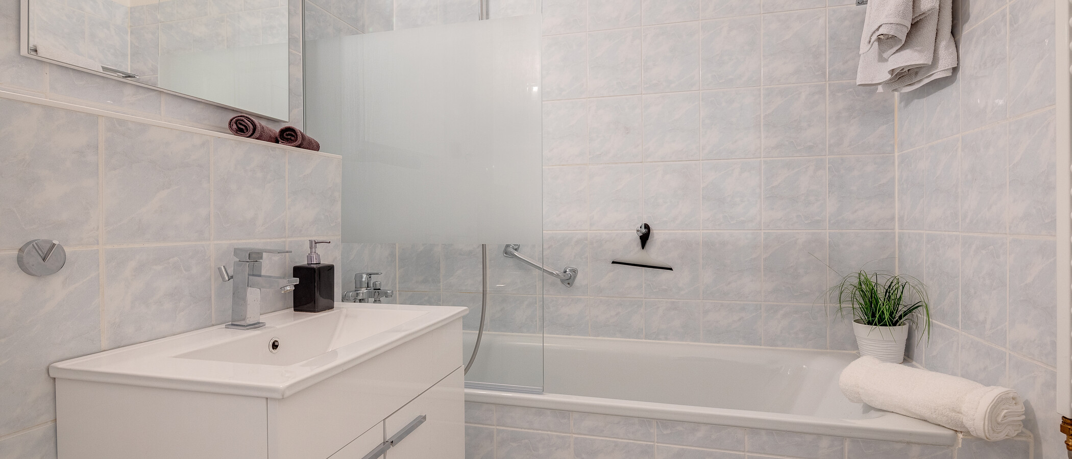 apartment Germering 01 bathroom 8550