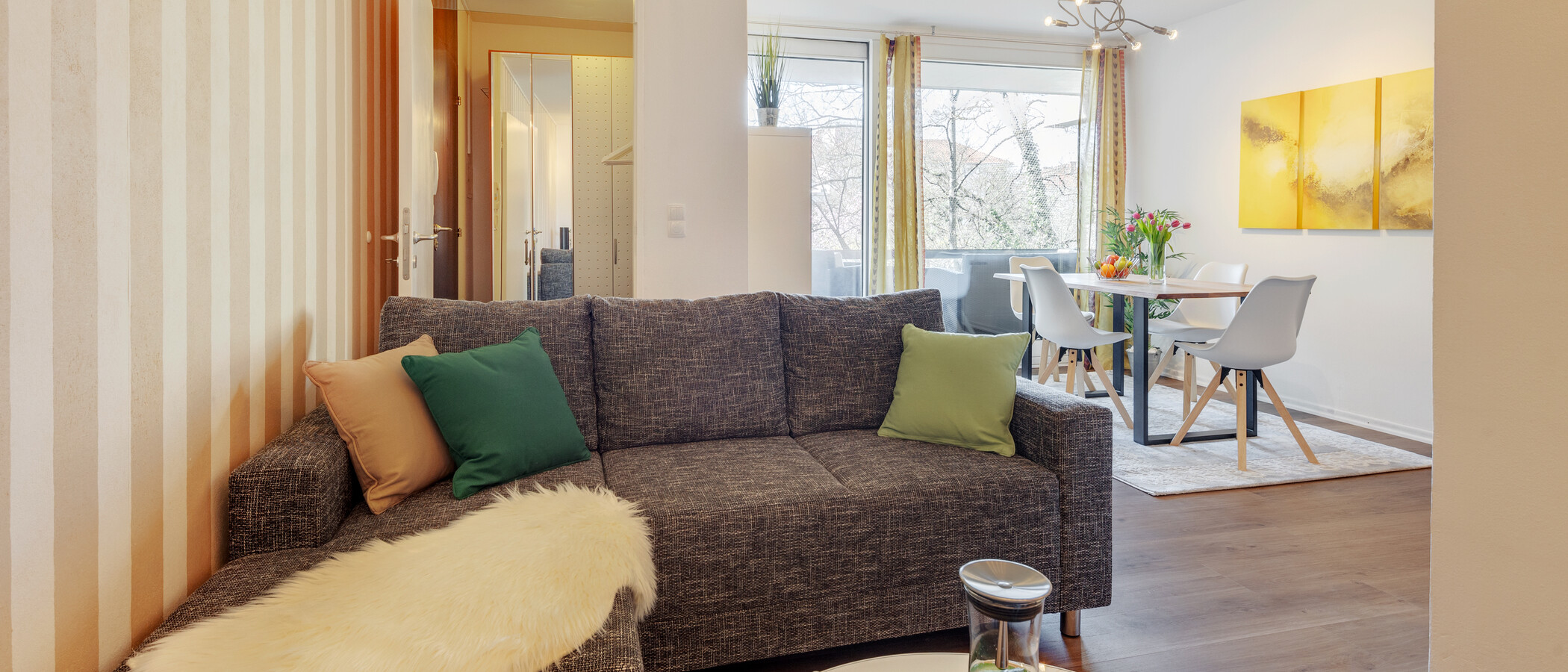apartment München Schwabing-West (rund um den Bonner Platz) 02 living area 8590