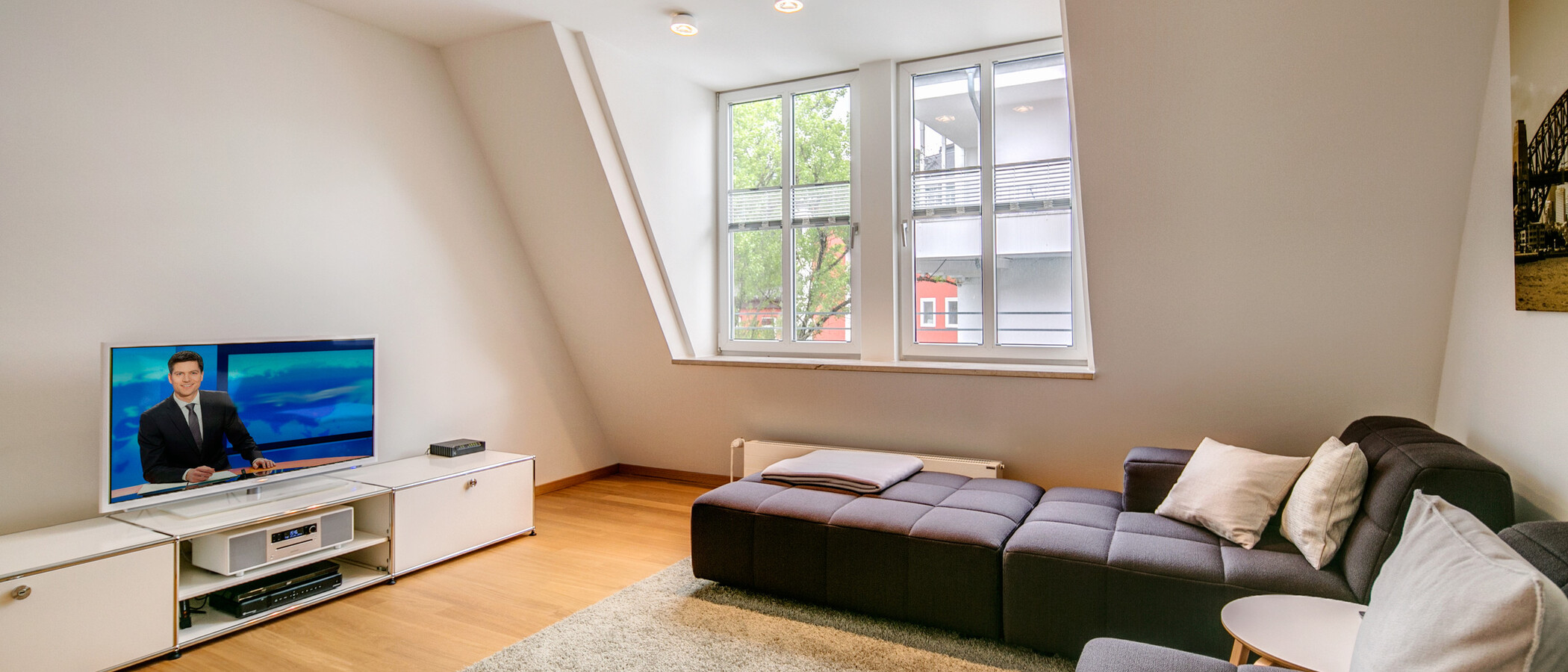 apartment München Neuhausen 03 living room 8591
