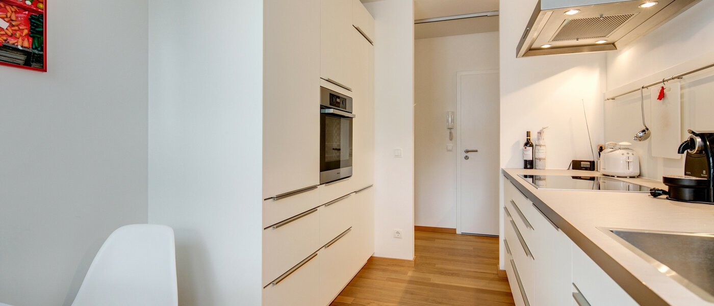 apartment München Neuhausen 04 kitchen 8591