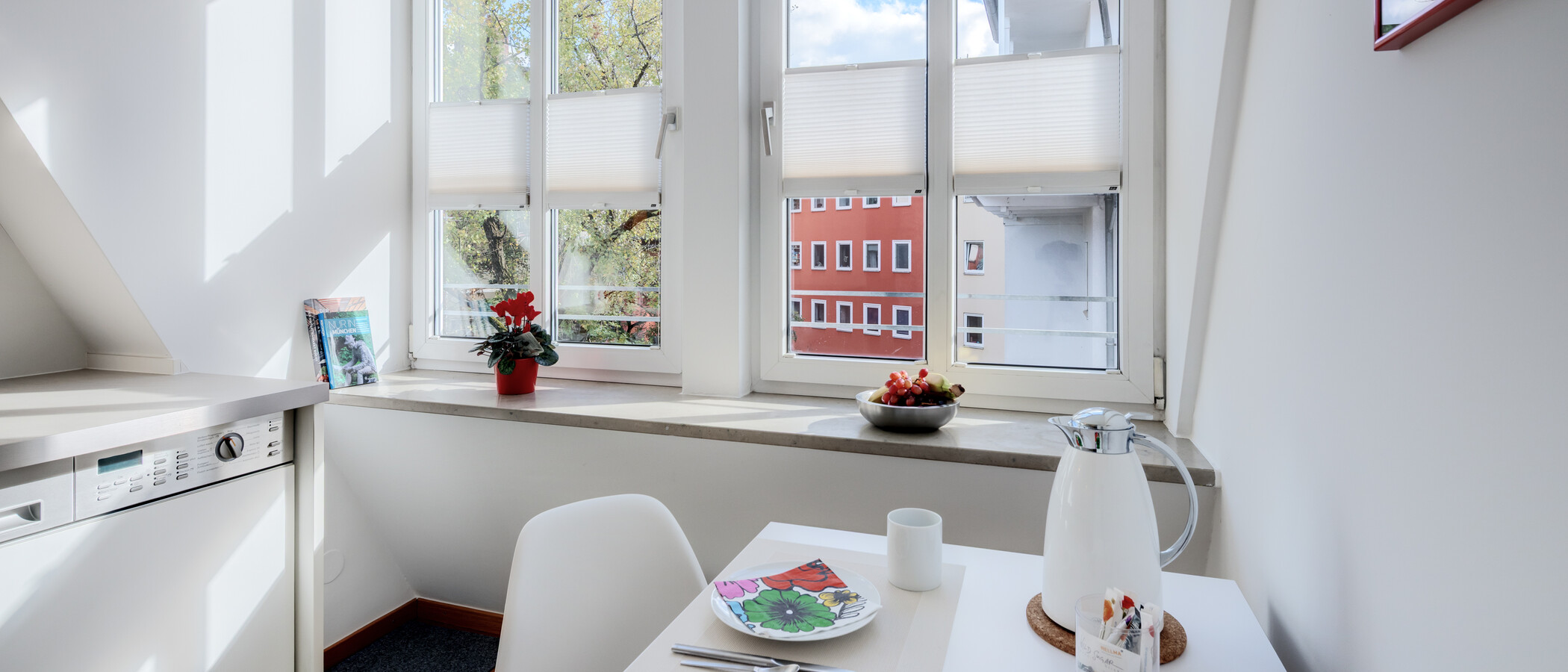 apartment München Neuhausen 04 kitchen 8591