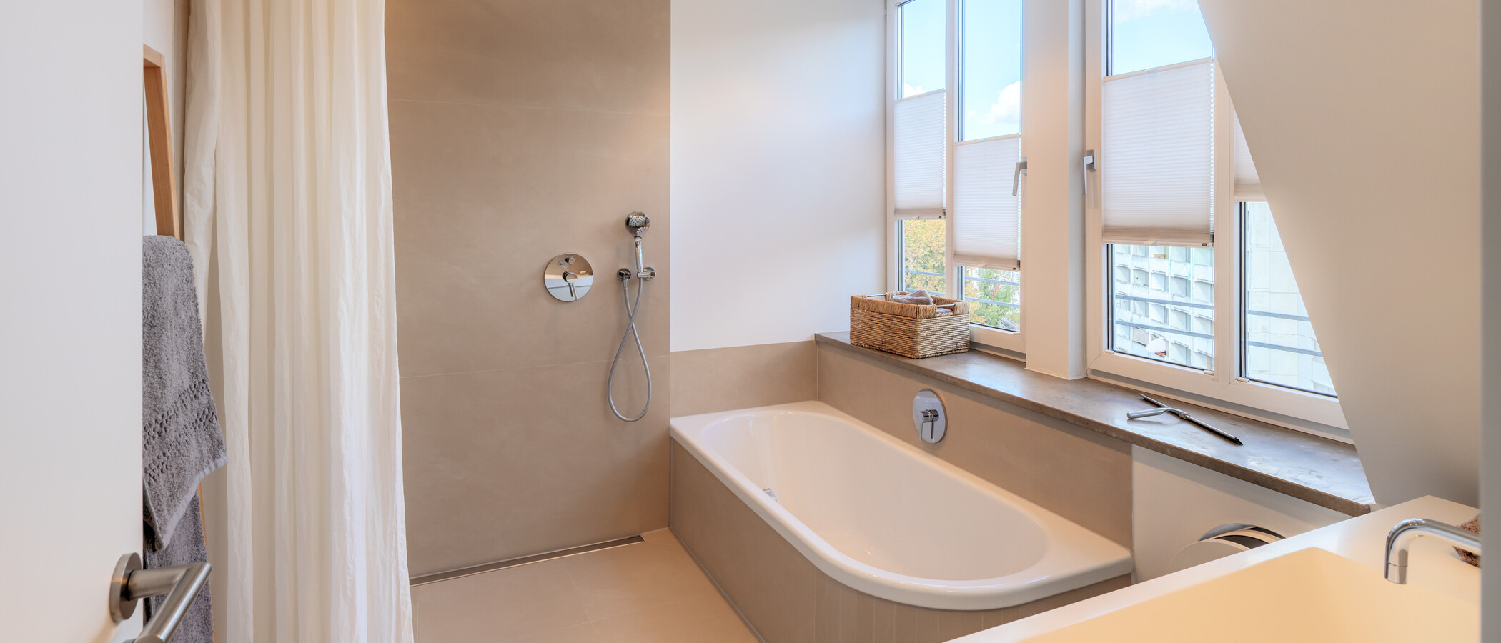 apartment München Neuhausen 01 bathroom 8591