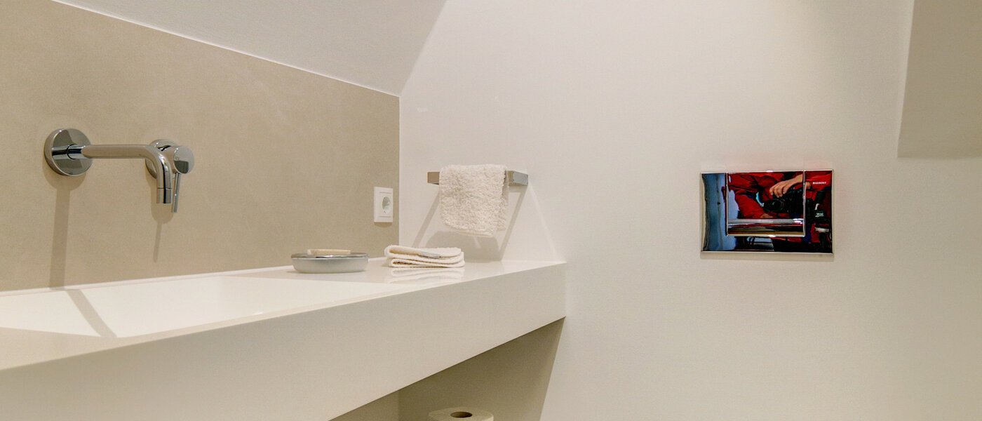 apartment München Neuhausen 01 separate toilet 8591