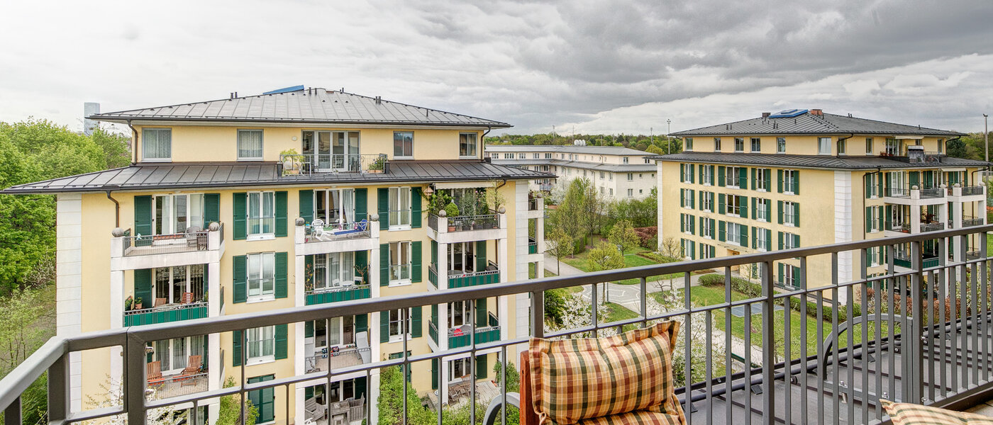 gallery apartment  München Moosach 02 terrace 8607