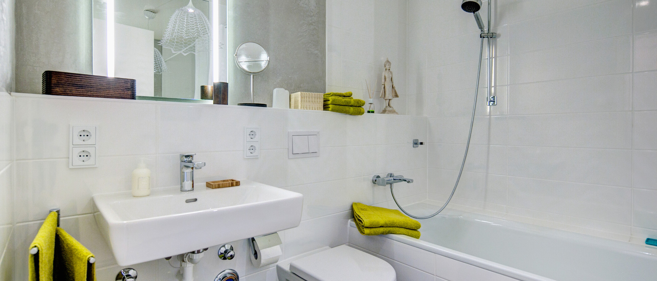 apartment München Schwabing-West 01 bathroom 8608