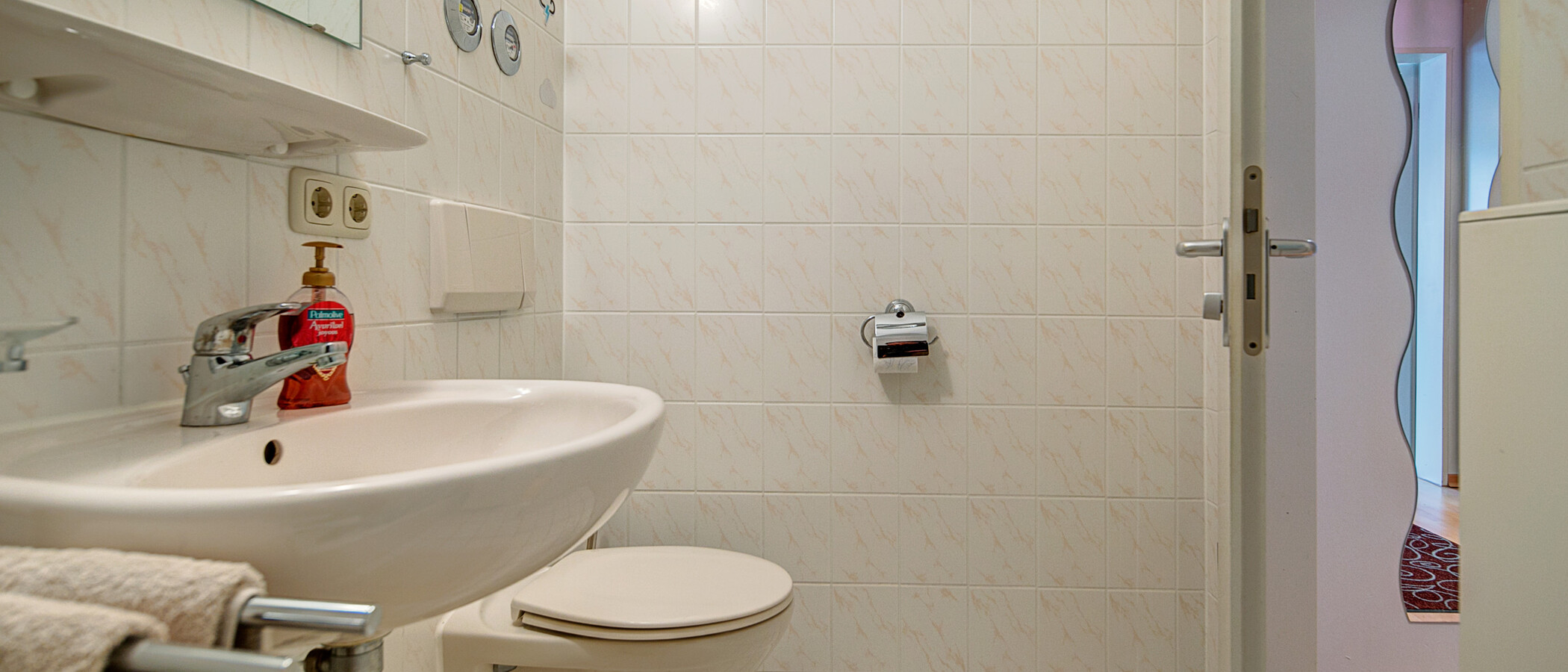 attic apartment München Moosach 04 bathroom 8631