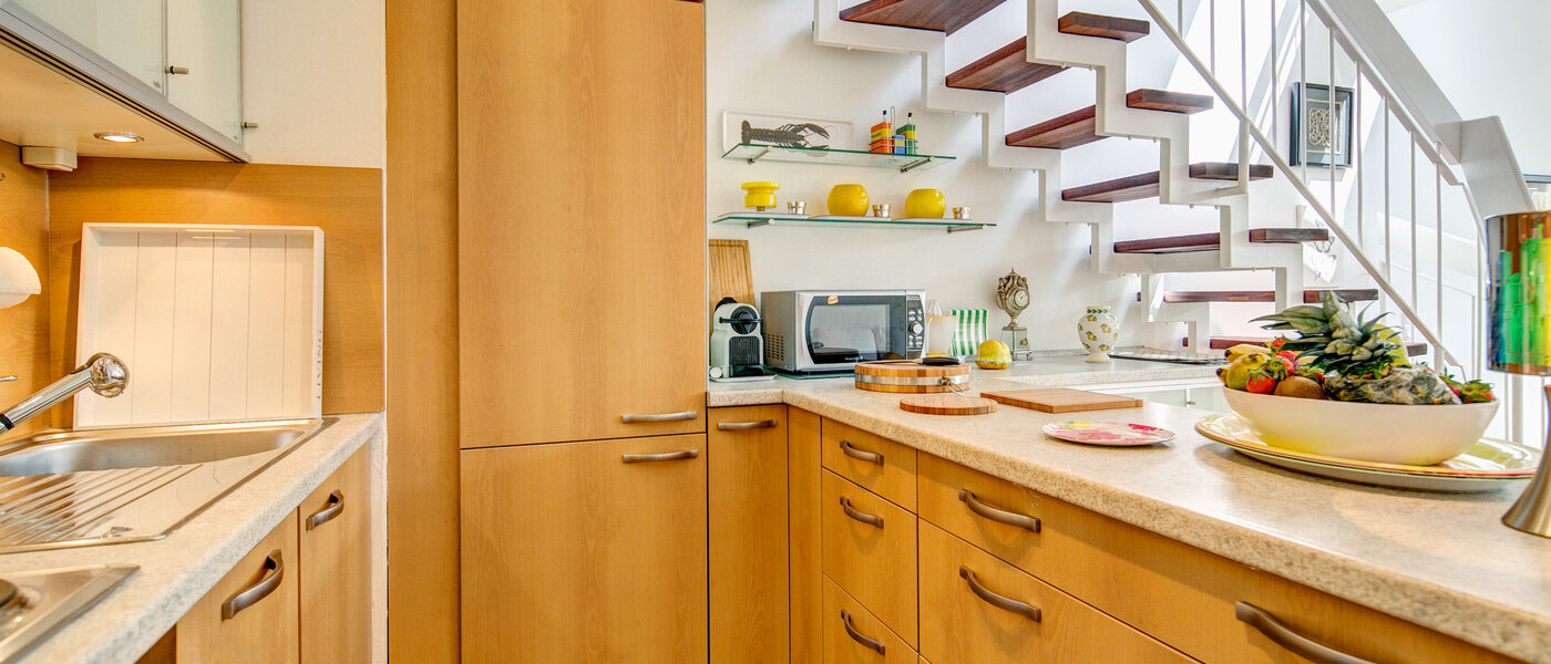 maisonette München Nymphenburg 01 kitchen 8639