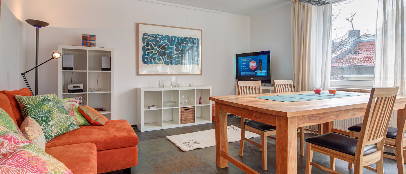 apartment München Schwabing-West (rund um den Hohenzollernplatz) 03 living room 8662